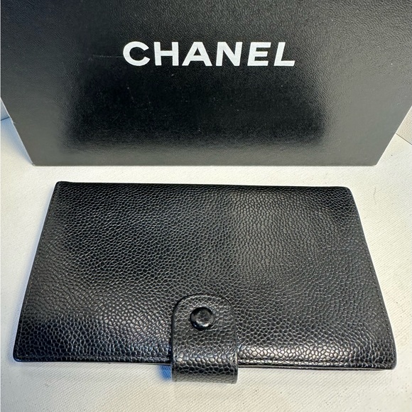 Chanel caviar long wallet with snap closure - Picture 2 of 13